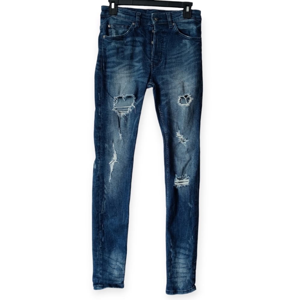 H&M DIVIDED MEN'S DISTRESSED SKINNY JEANS. SIZE 28. COLOR DARK WASH BLUE.